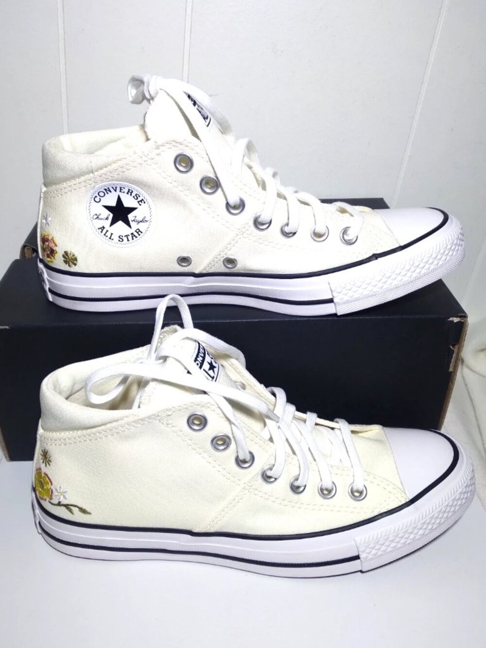 Converse Chuck Taylor All Star Madison Mid Floral Egret Womens Size 8.5 A16992F
